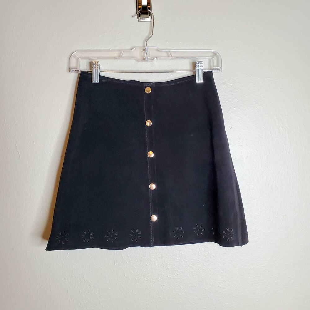 Twee Black Suede Snap Front Mini Skirt XS Floral Laser Cut After Party Nasty Gal - Picture 2 of 6